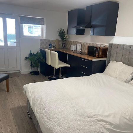 Brand New Studio Apartment With Beautiful Kitchen-Close To Liverpool City Centre المظهر الخارجي الصورة